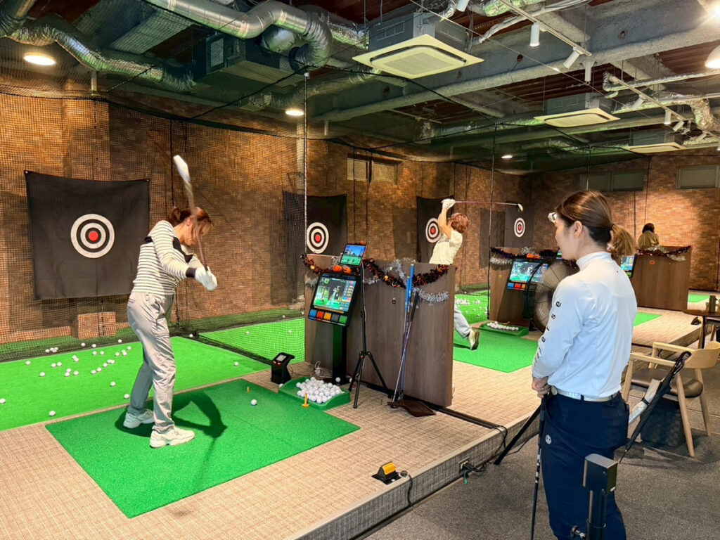 初めてのゴルフは室内から。春デビューを目指すなら今！